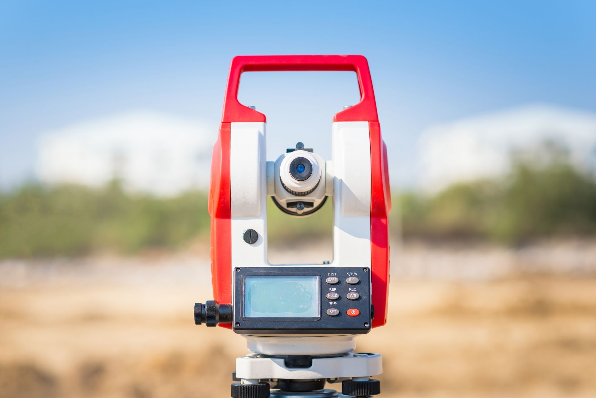 Outdoor surveying equipment highlighting accuracy, showcasing trusted calibration services. Outdoor surveying equipment highlighting accuracy, showcasing trusted calibration services.