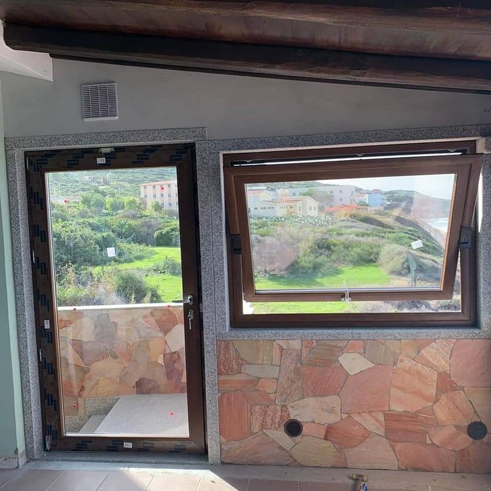 porta-finestra per accesso al terrazzo