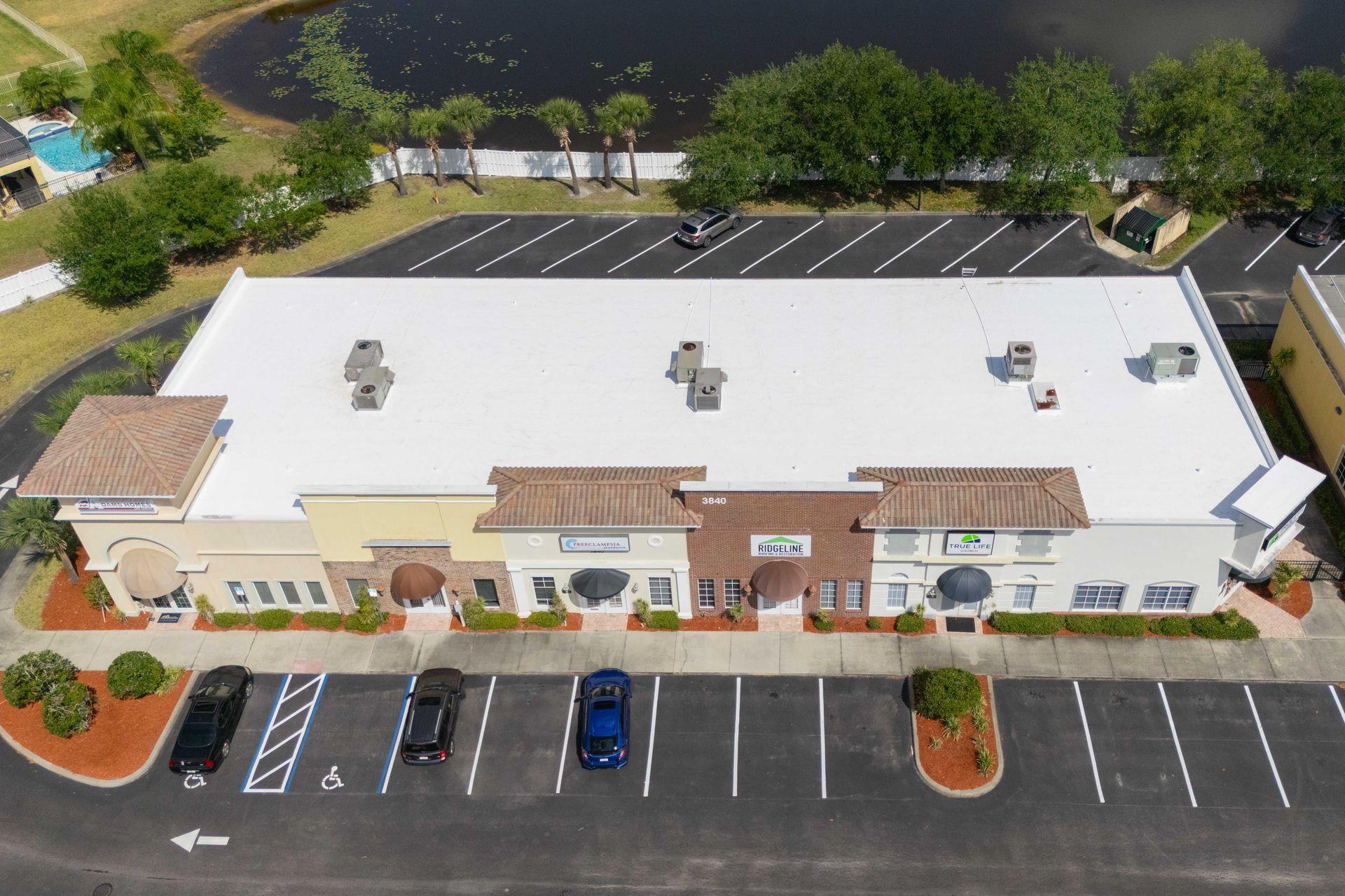 Commercial roofing service in Melbourne, Fl