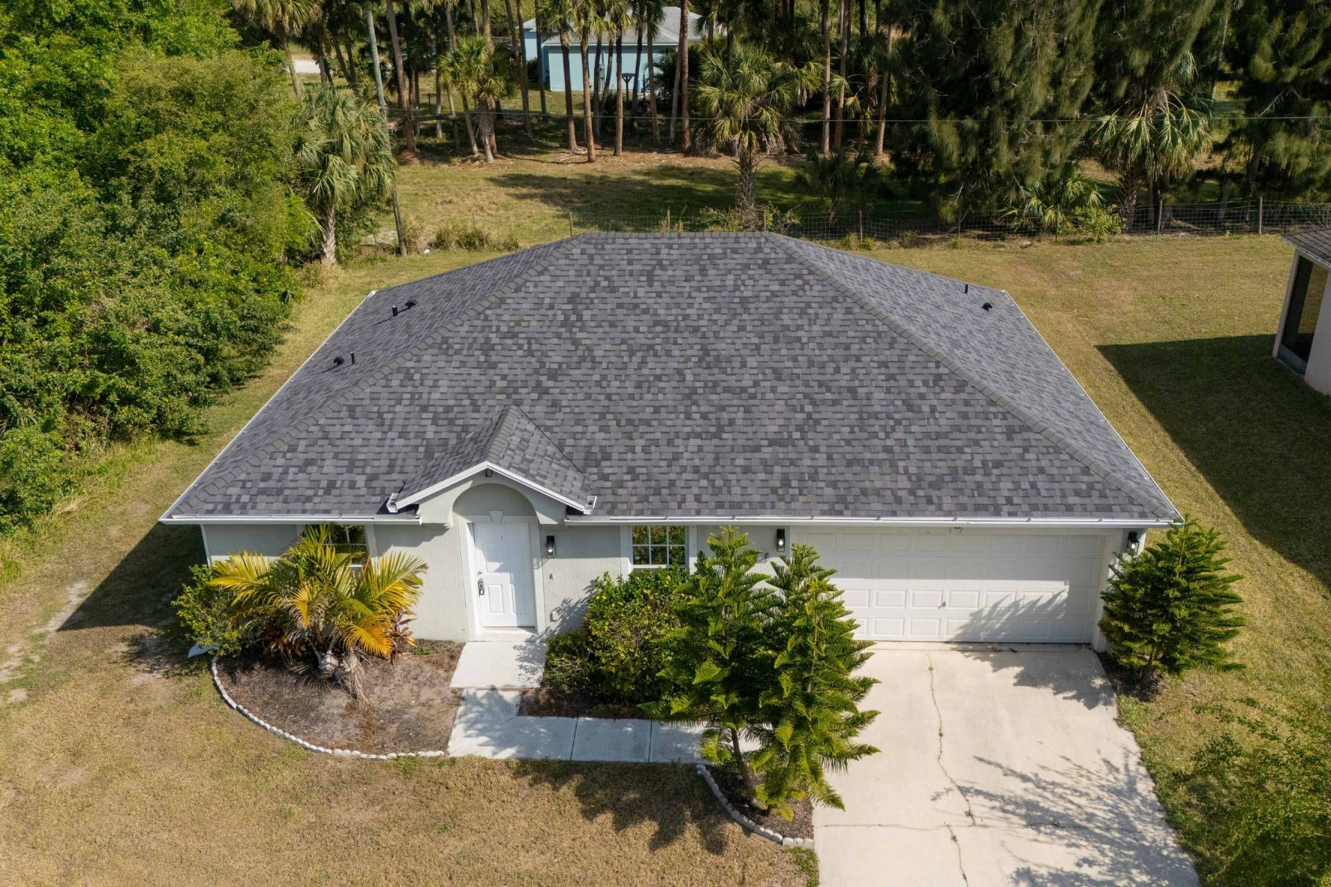 Asphalt shingle roofing contractor in Cocoa Beach, FL