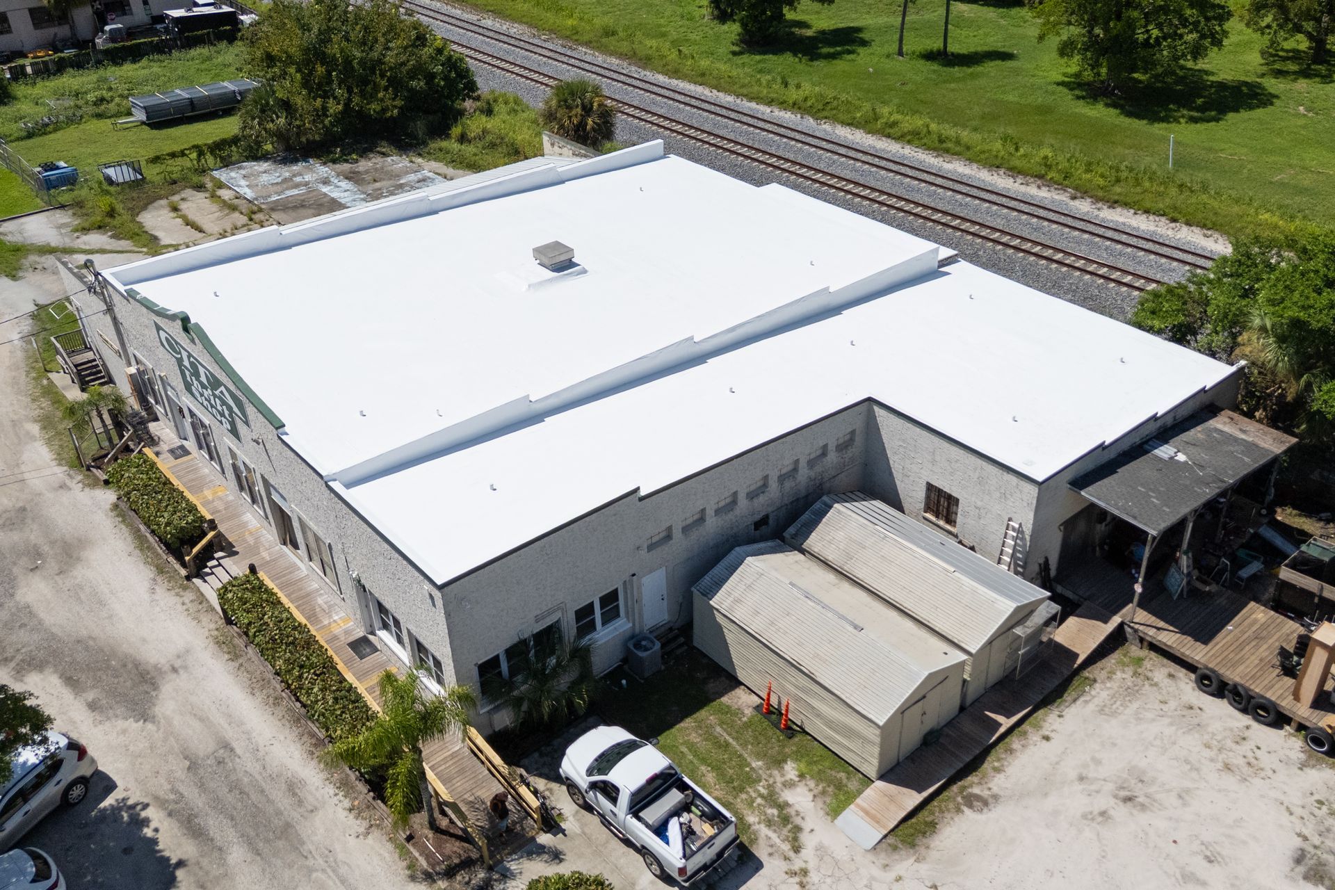 TPO roofing service on a commercial establishment in Melbourne, FL