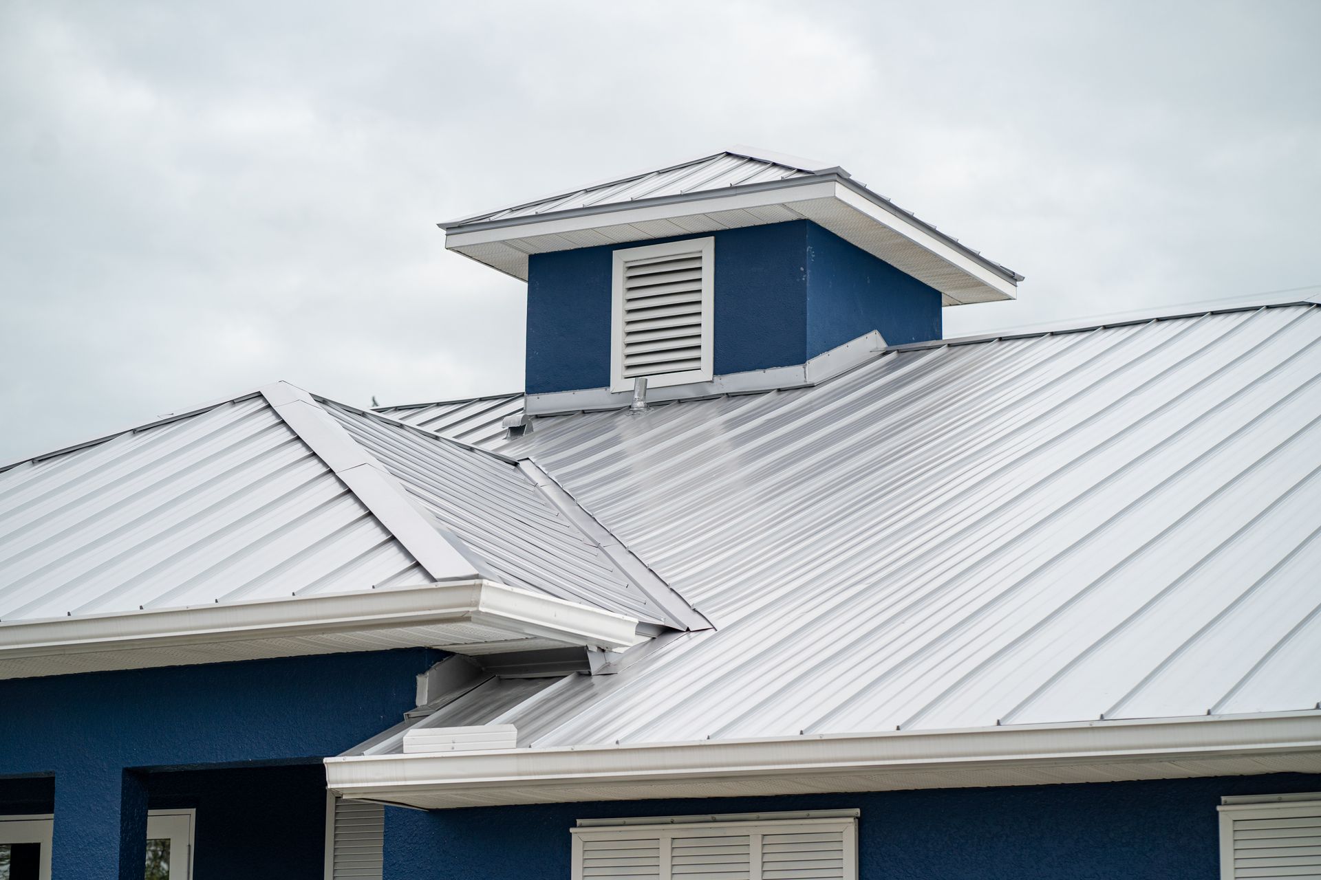 Metal roofing service on a commercial building in Melbourne, FL