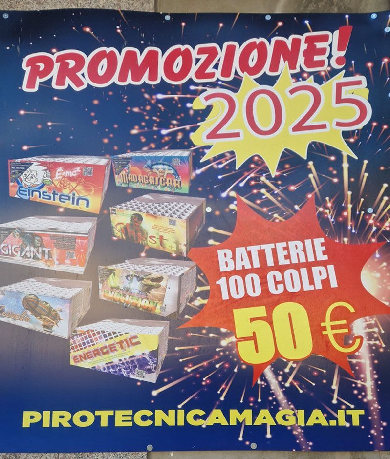 Una vetrina con un cartello che dice pirotecnicamagia.it