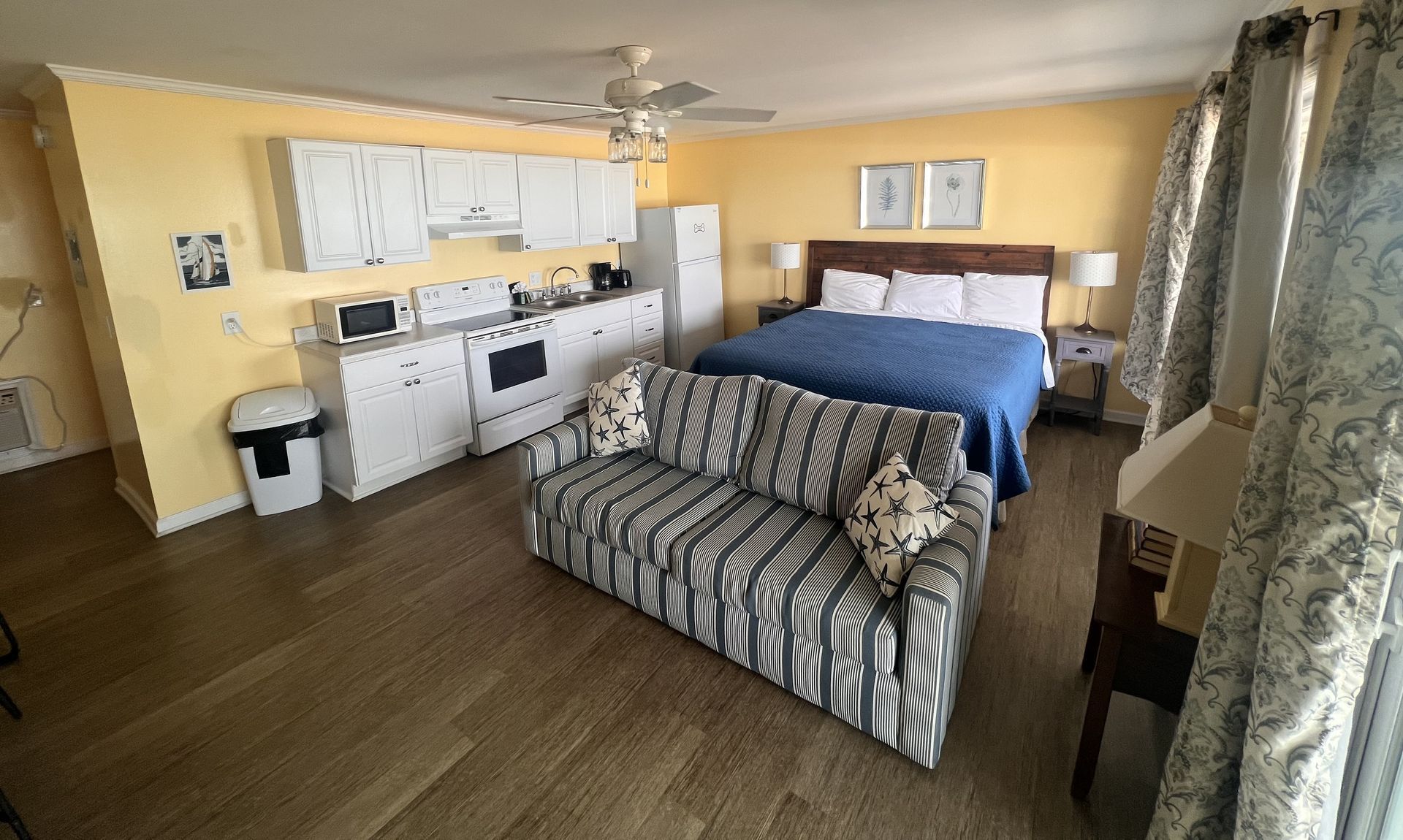 Standard 2 Queen Beds