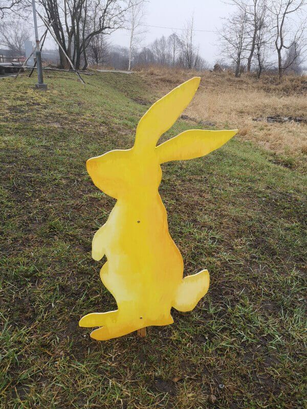 Lieldienu āra dekors Cafe uz riteņiem teritorijā