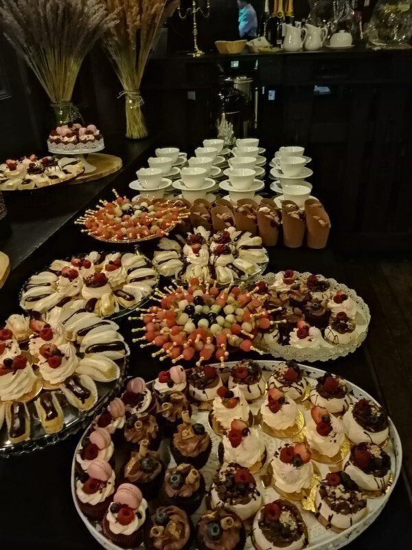 Gards mielasts svinībām