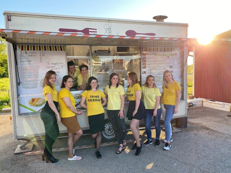 Cafe uz riteņiem kolektīvs