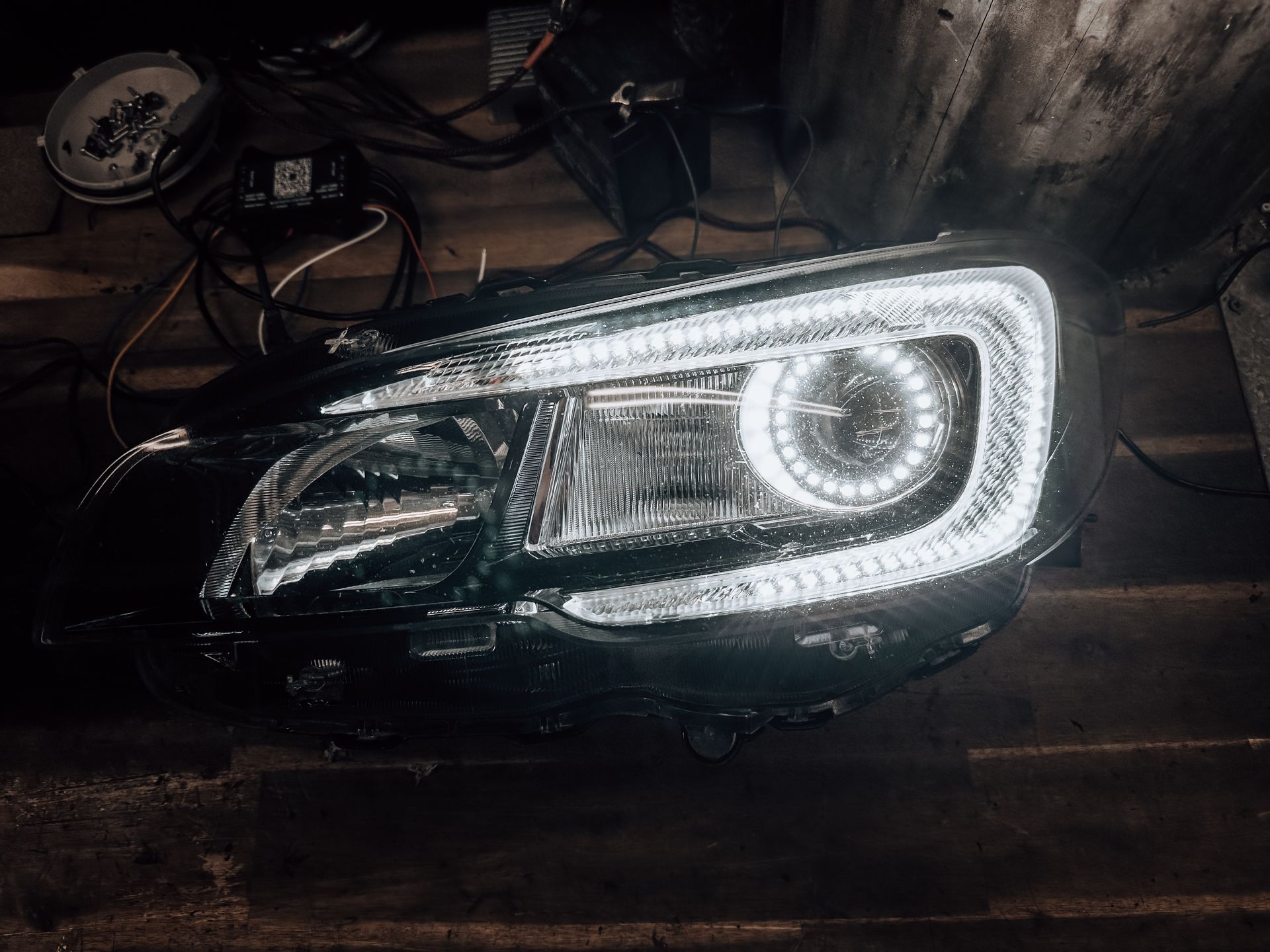 Subaru - RGB Halos, RGB C-Light, Gloss Black