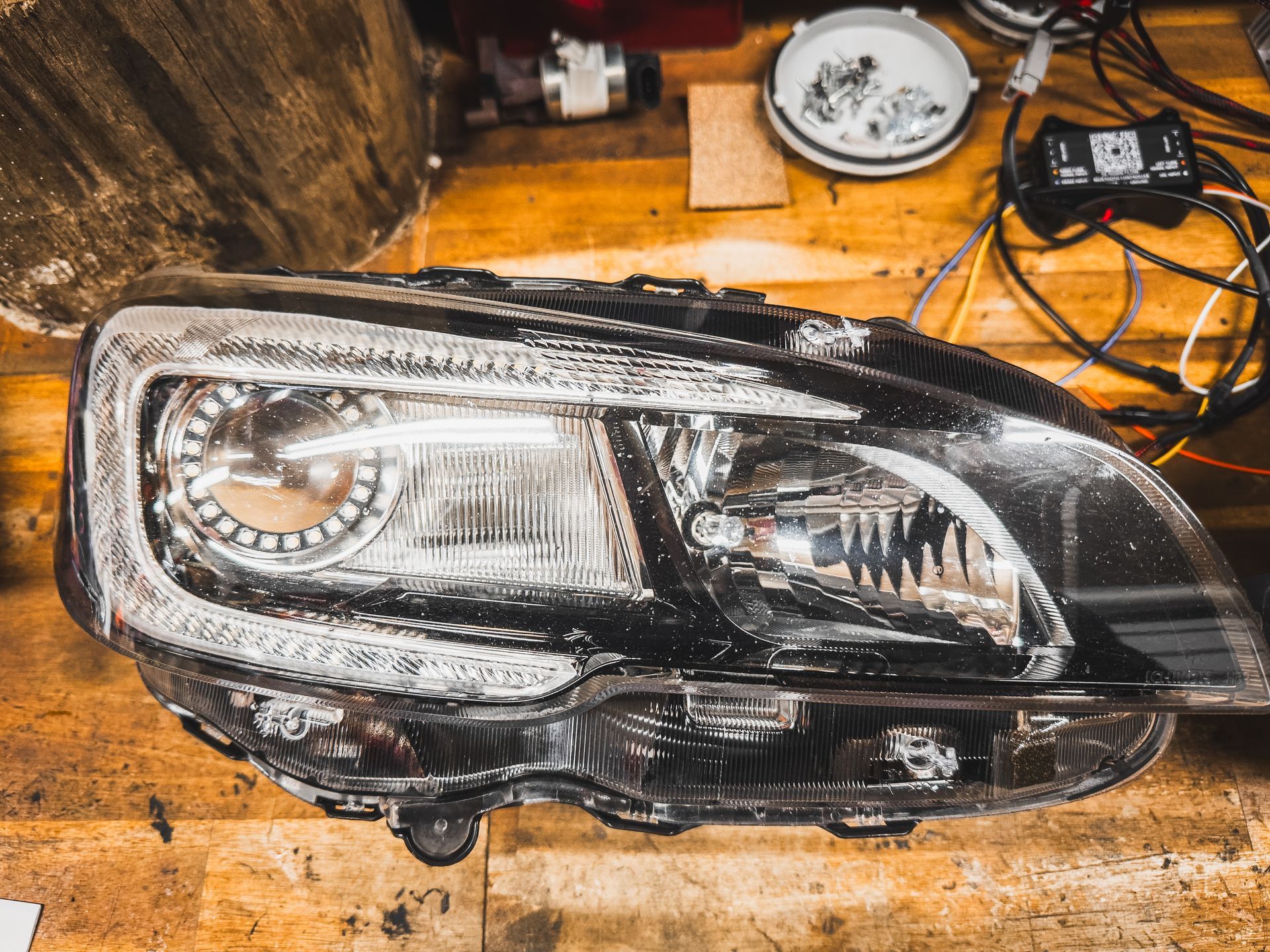 Subaru - RGB Halos, RGB C-Light, Gloss Black