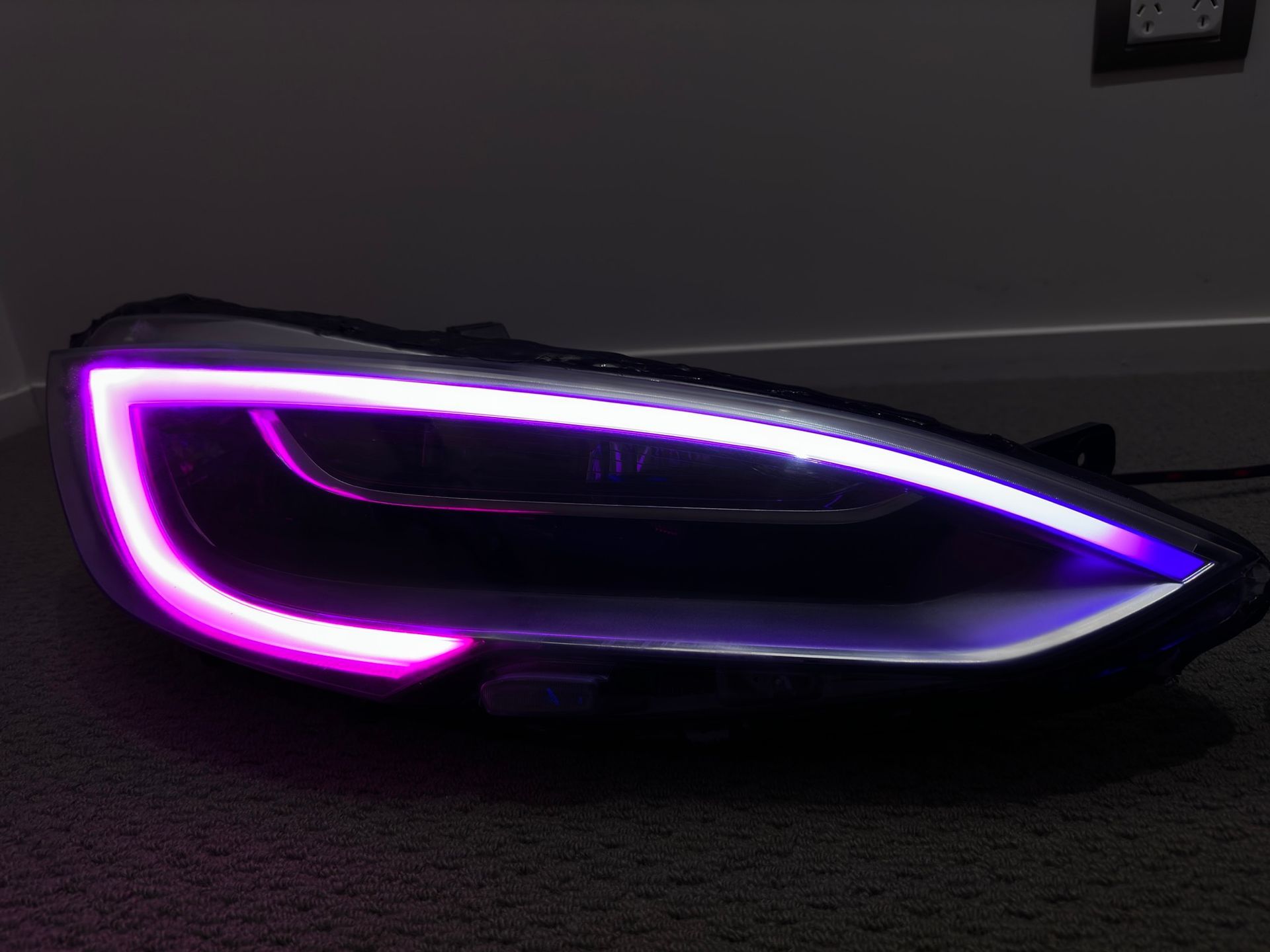 Tesla Model S - RGB Strip