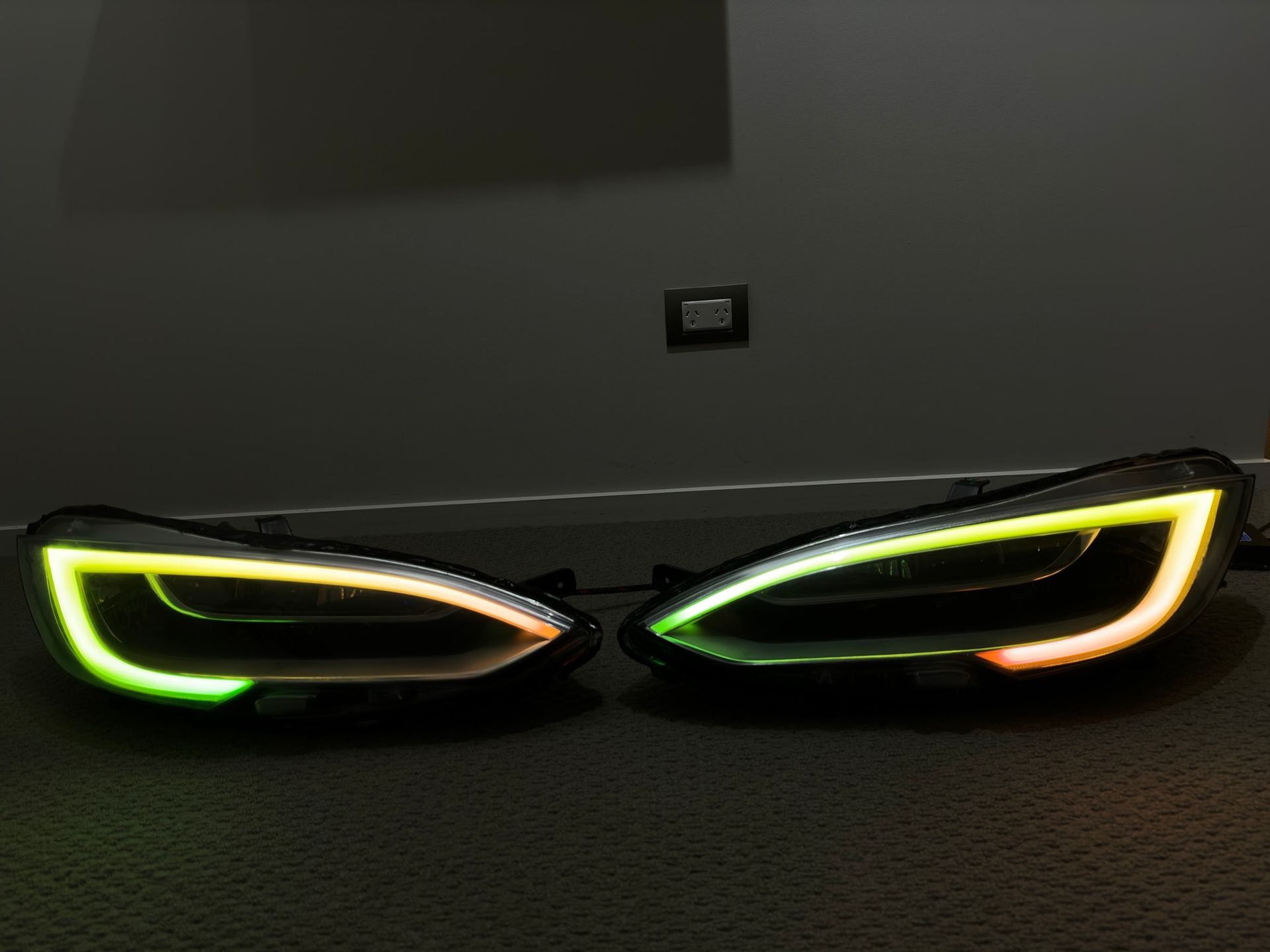 Tesla Model S - RGB Strip