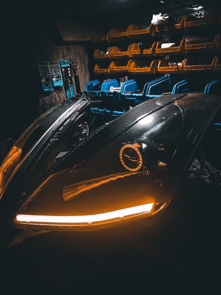 Nissan 350z (pre-facelift) - Gloss Black, Switchback Strip, RGB Halos