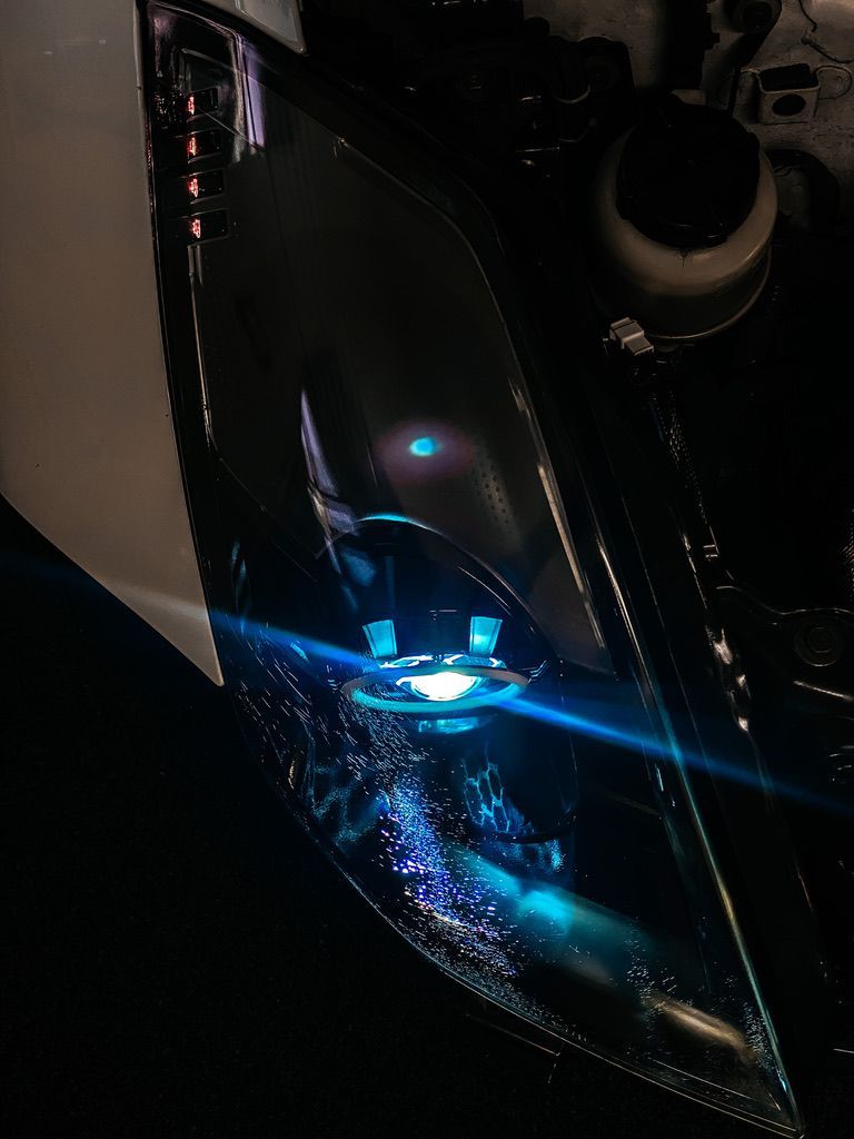 Nissan 350z (facelift) - Gloss Black, Switchback Halos, Switchback Strip, Honeycombed Etched Lens, RGB Demon Eyes 