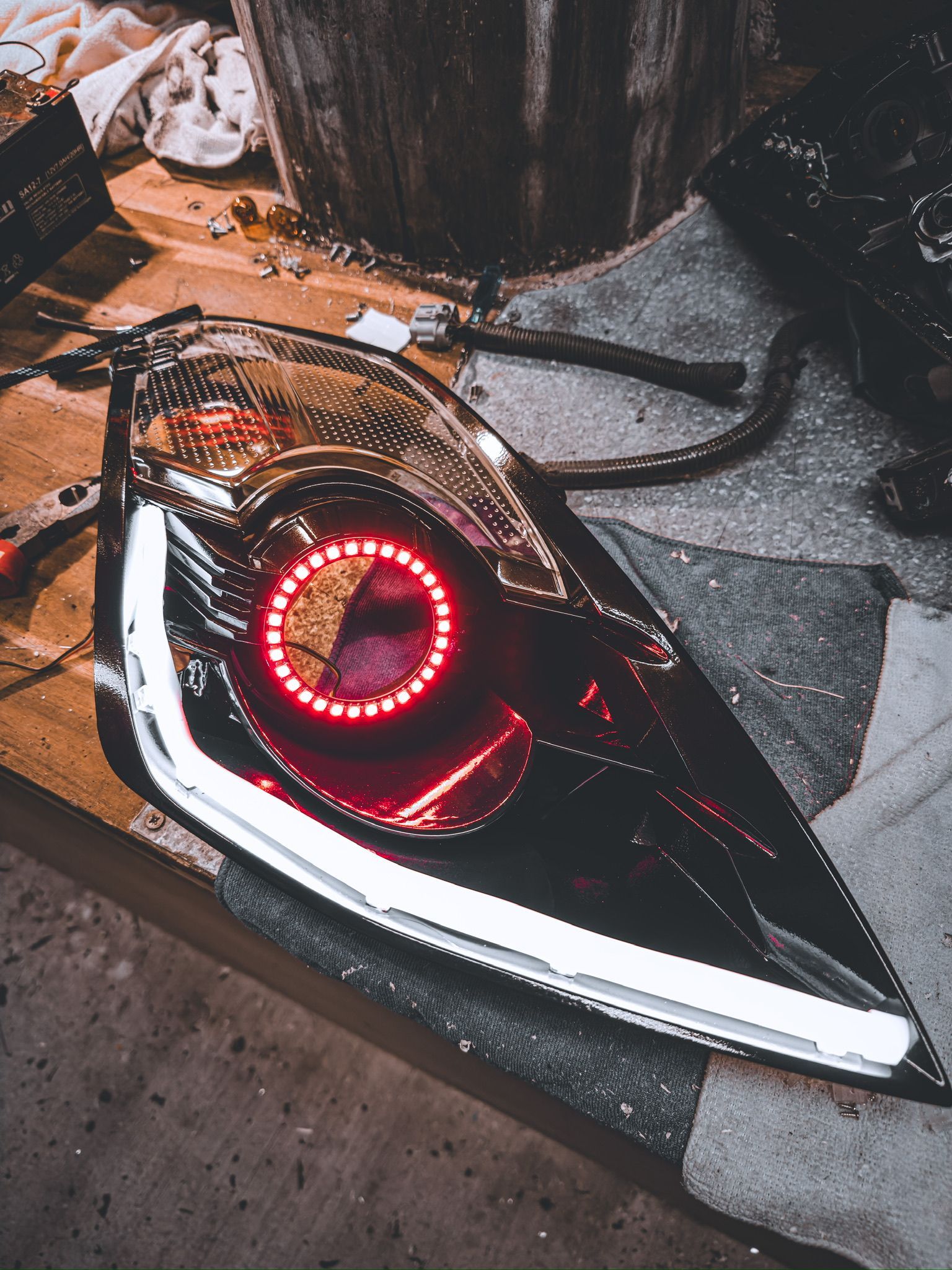 Nissan 350z (facelift) - RGB Halos, Standard LED Strip, Gloss Black