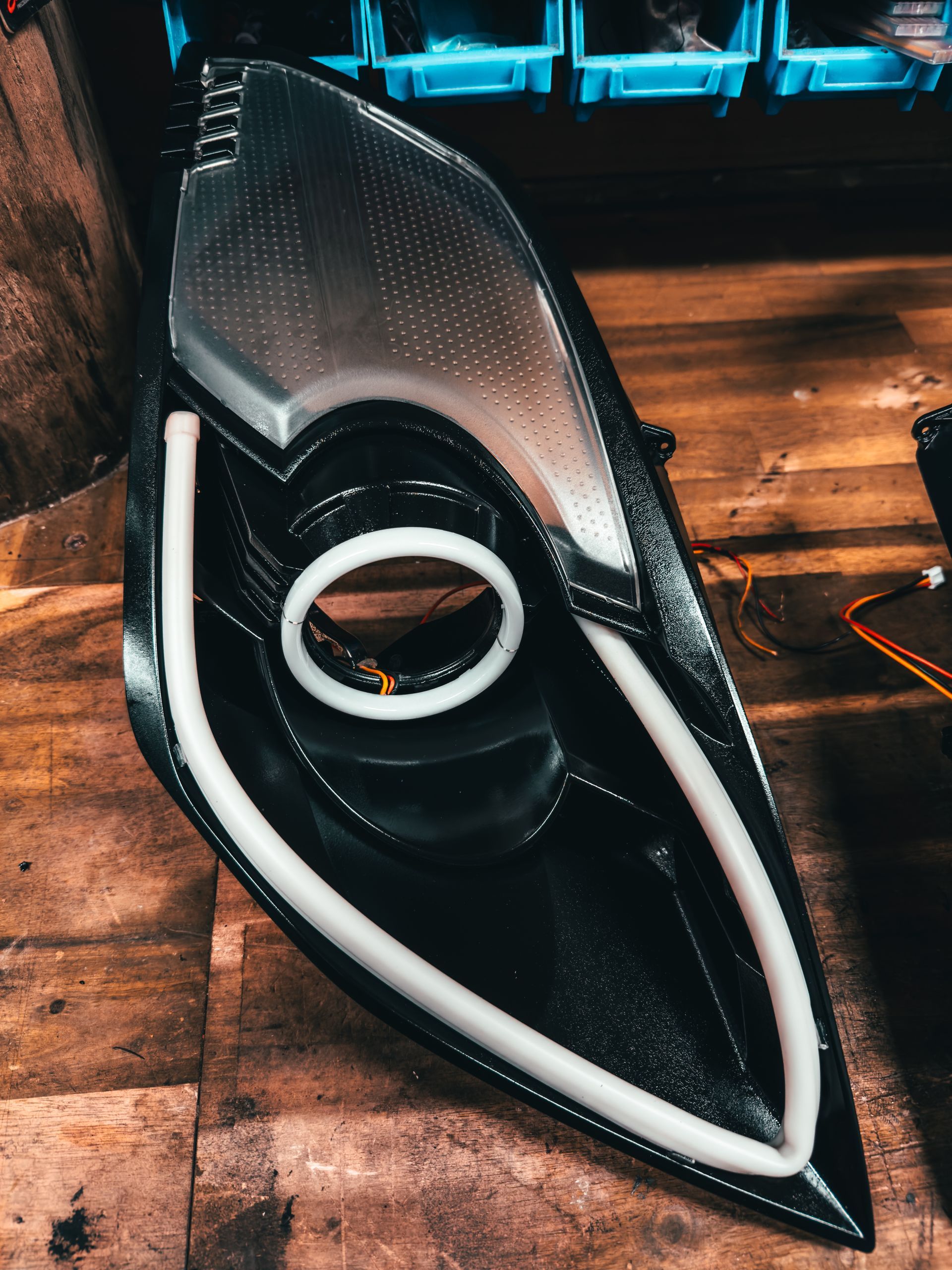 Nissan 350z (Facelift) - Gloss Black, LED Strip, Halos