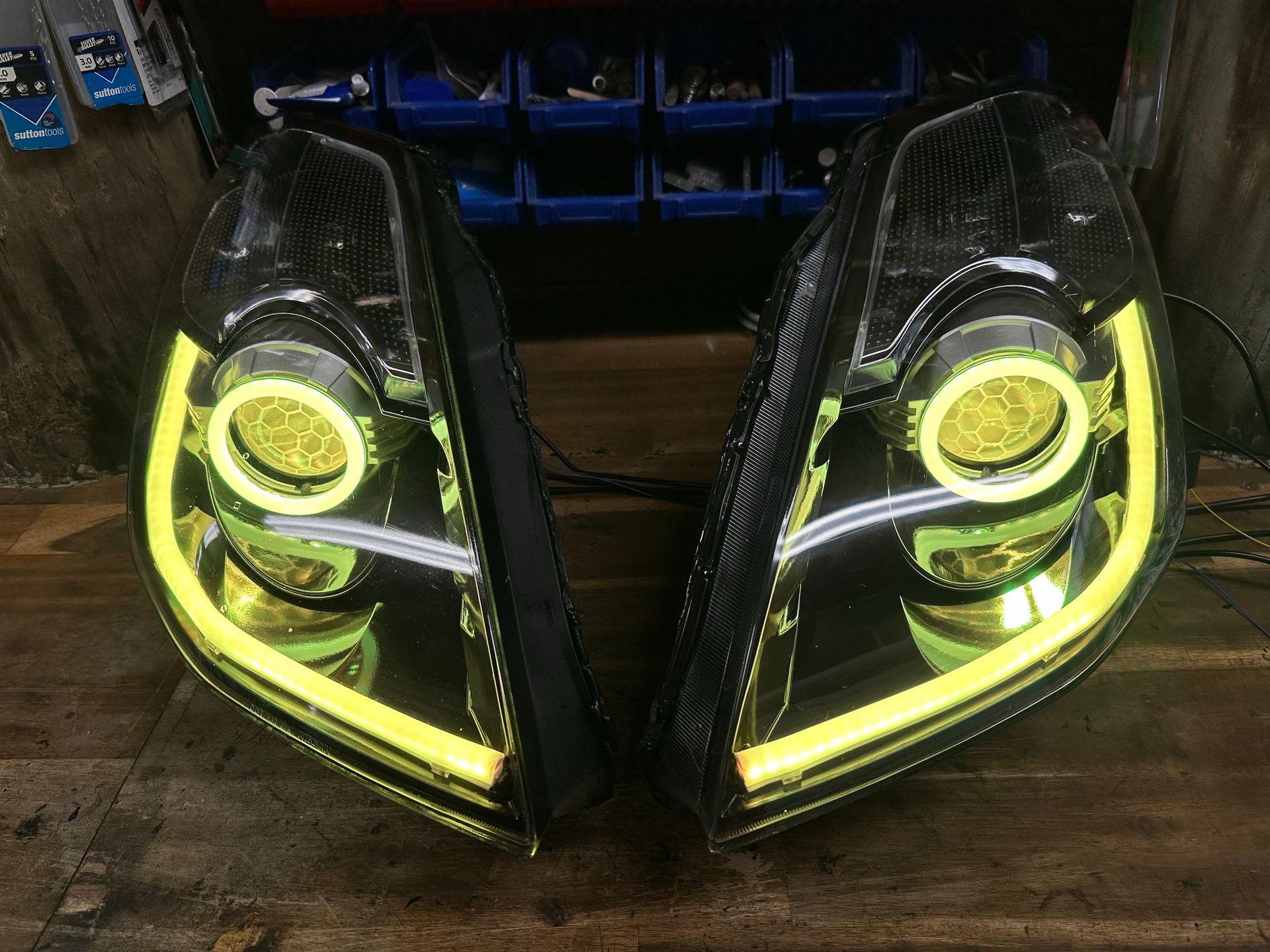 Nissan 350z (facelift) - Gloss Black, RGB Halos, RGB Strip, RGB Demon Eyes, Honeycombed etched lens 