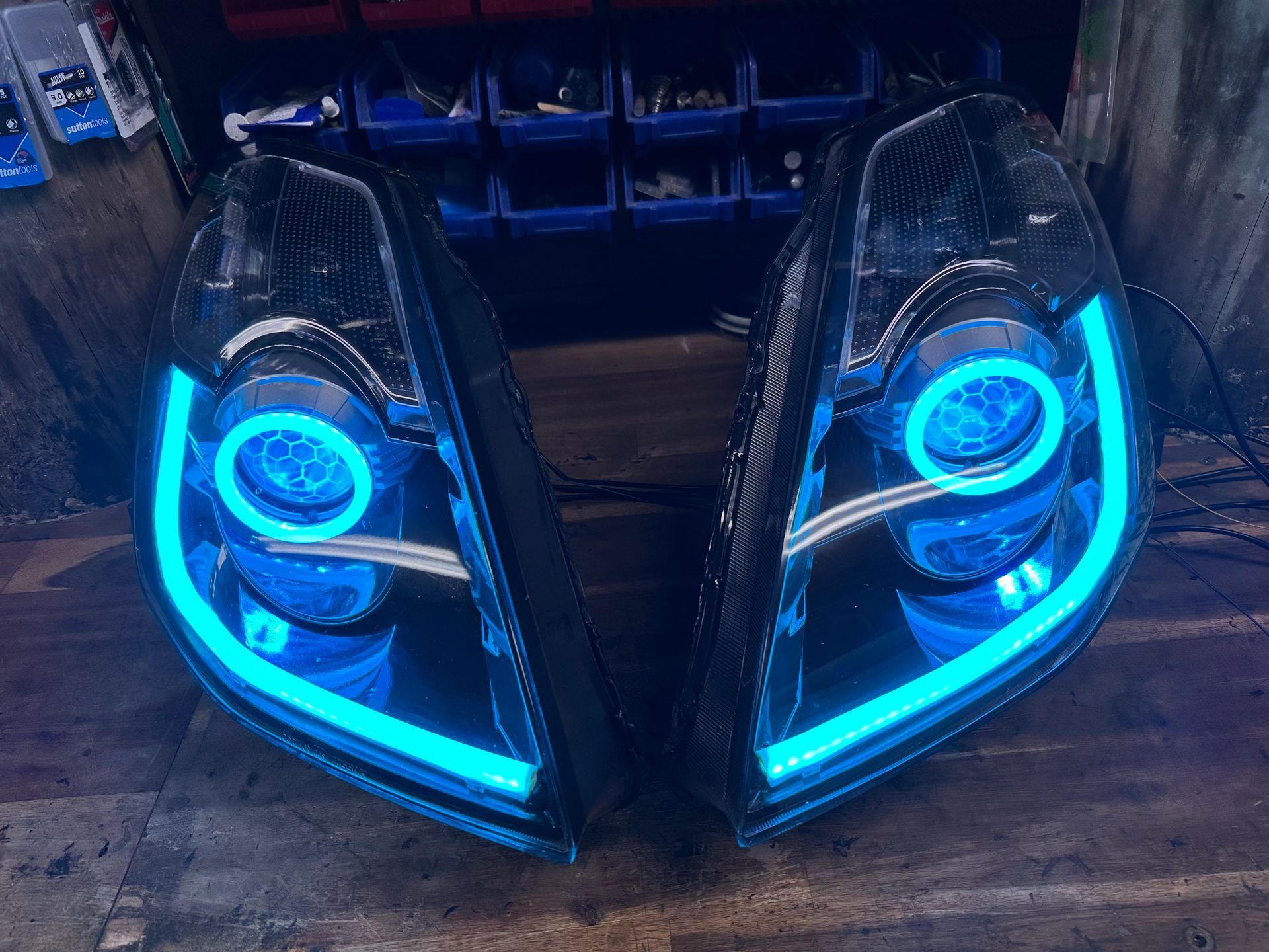 Nissan 350z (facelift) - Gloss Black, RGB Halos, RGB Strip, RGB Demon Eyes, Honeycombed etched lens 