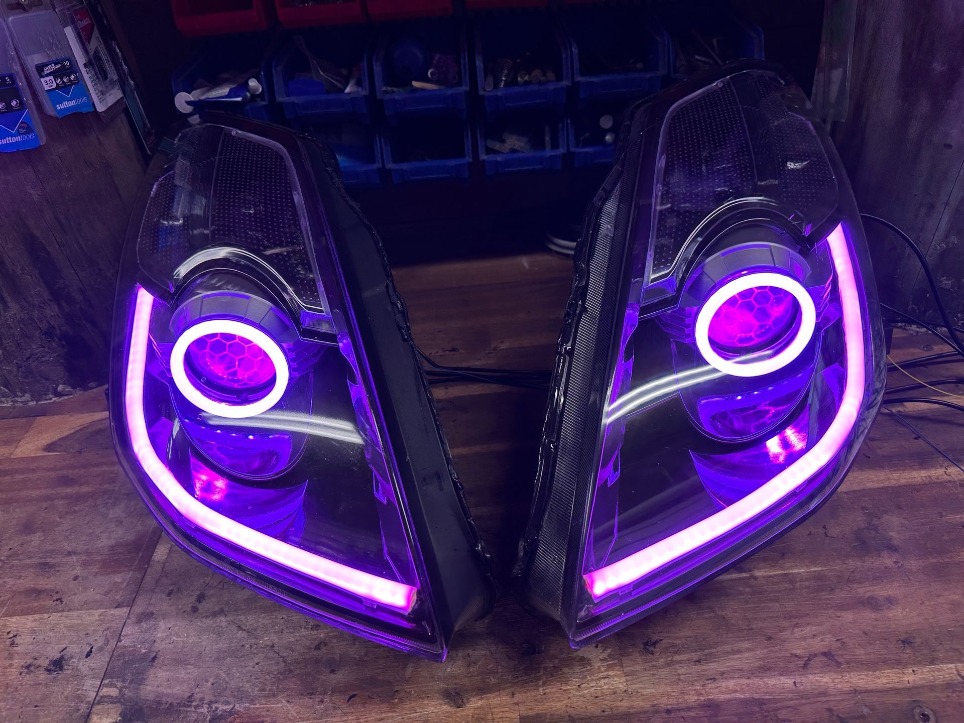 Nissan 350z (facelift) - Gloss Black, RGB Halos, RGB Strip, RGB Demon Eyes, Honeycombed etched lens 