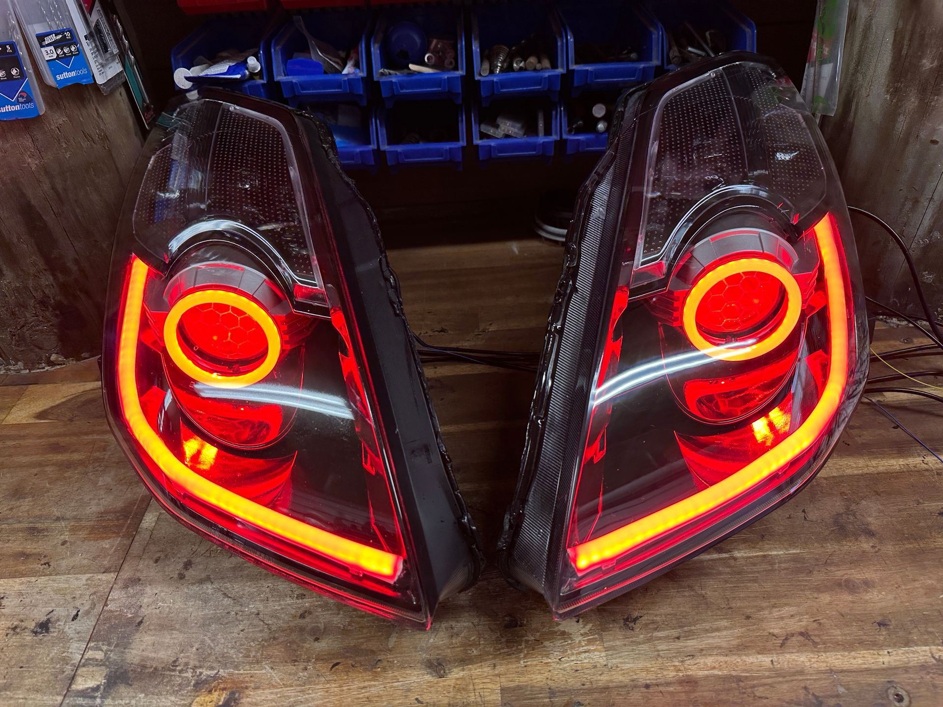 Nissan 350z (facelift) - Gloss Black, RGB Halos, RGB Strip, RGB Demon Eyes, Honeycombed etched lens 