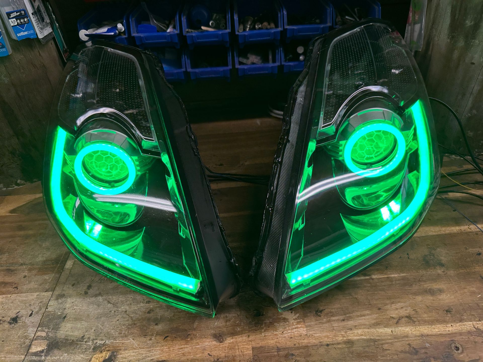 Nissan 350z (facelift) - Gloss Black, RGB Halos, RGB Strip, RGB Demon Eyes, Honeycombed etched lens 