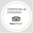 Una insignia de certificado de excelencia de TripAdvisor con un búho en ella.