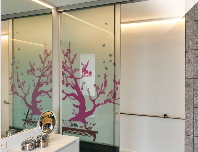 porte per interni in vetro con decorazione viola