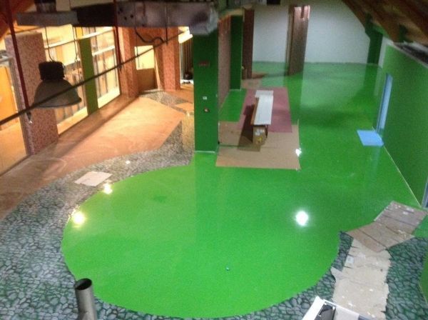 realizzazione di pavimenti in resina