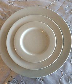 Round Plate — Royal Oak, MI — C & N Party Rentals