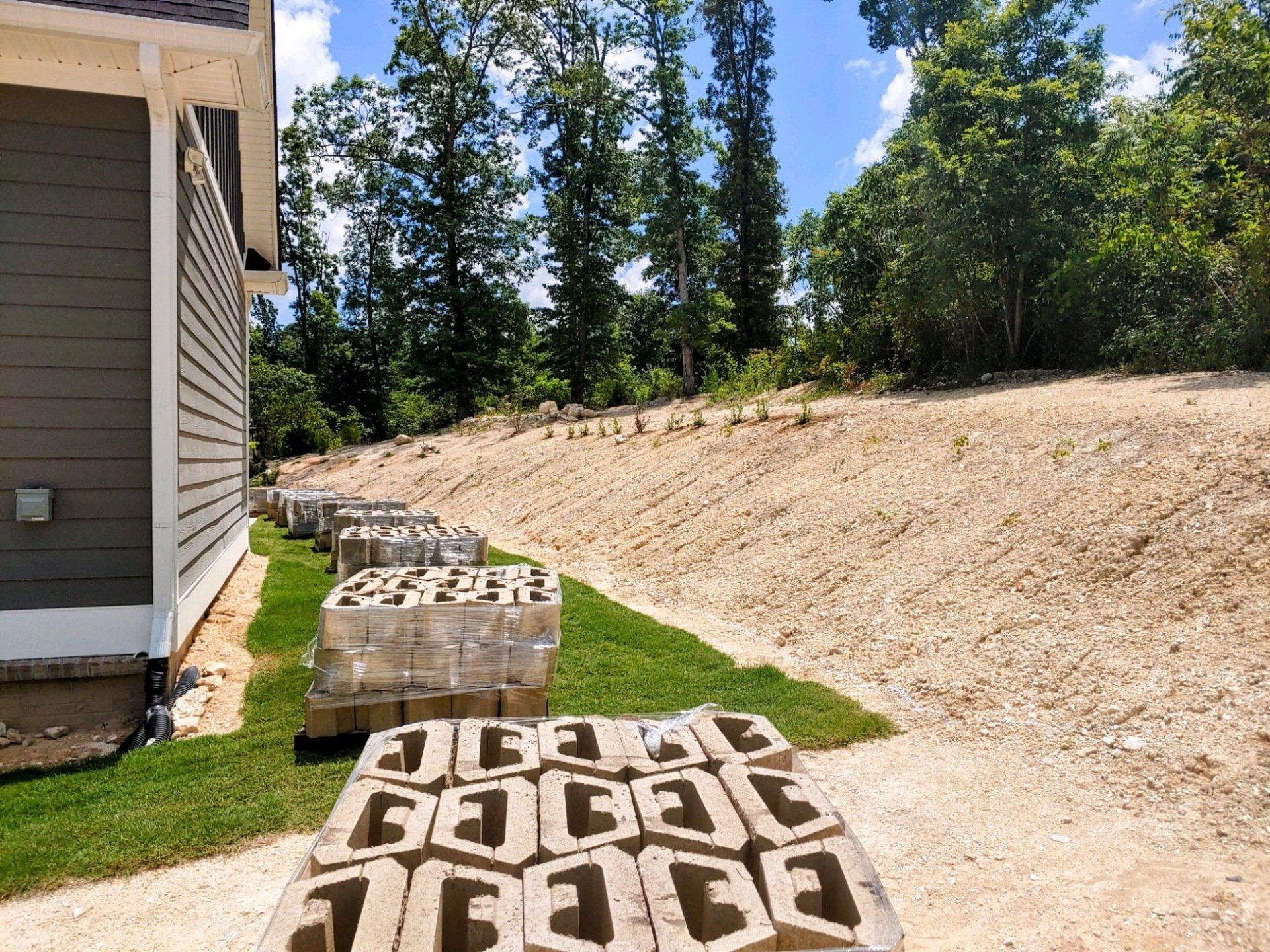 Block retaining walls