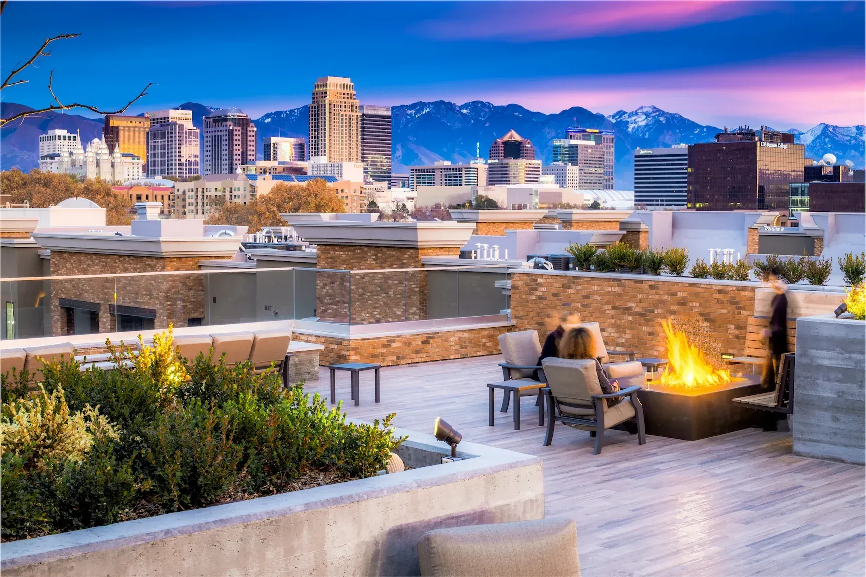 4th West Rooftop Amenity design by Loft Six Four - Photo by Sean Kerrick Sullivan