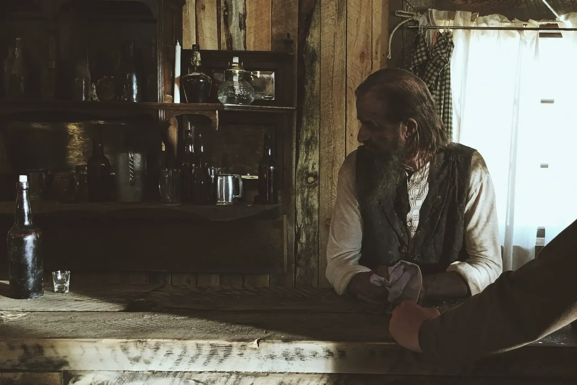 Damsel - Saloon Bartender