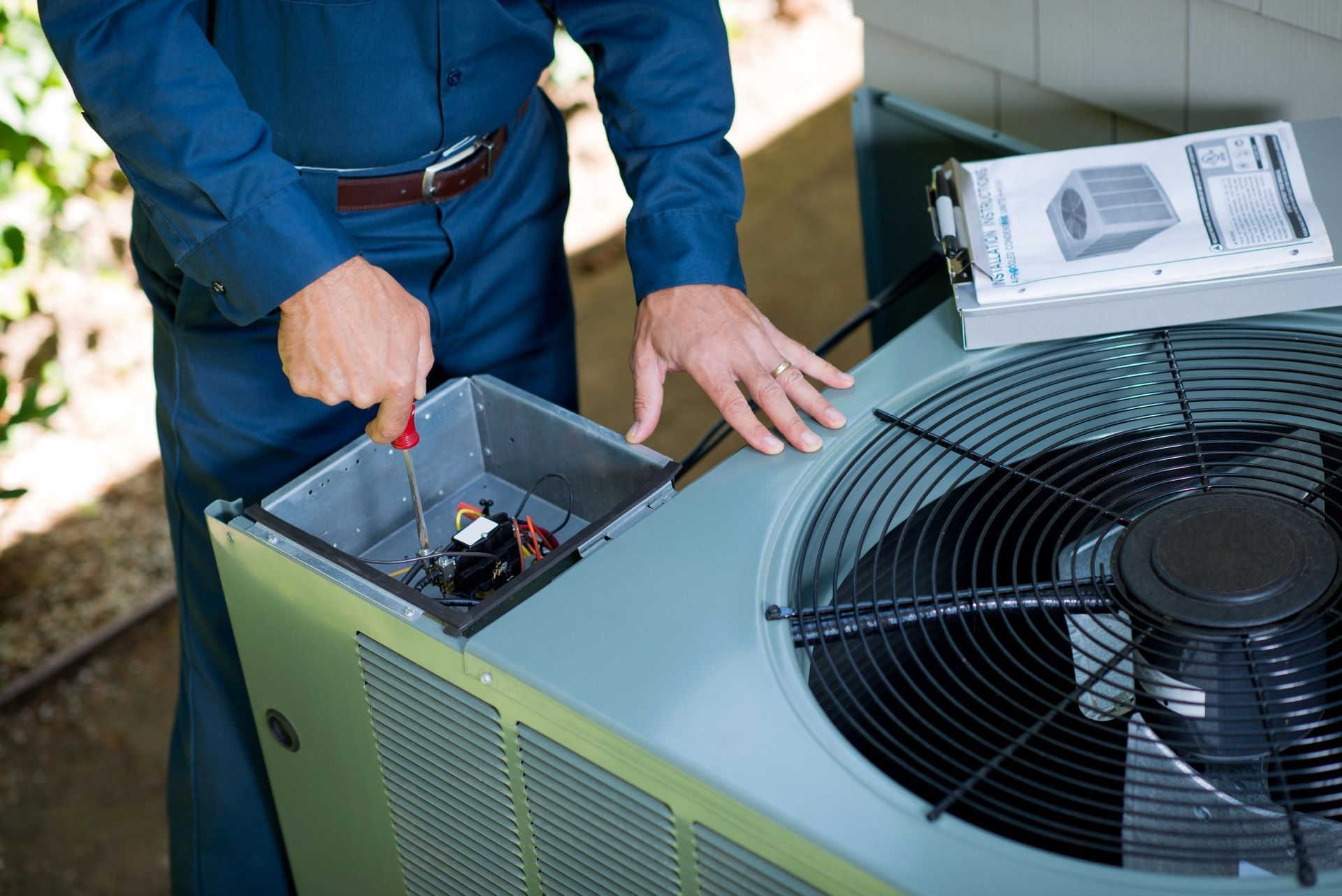 how long do commercial HVAC systems last
