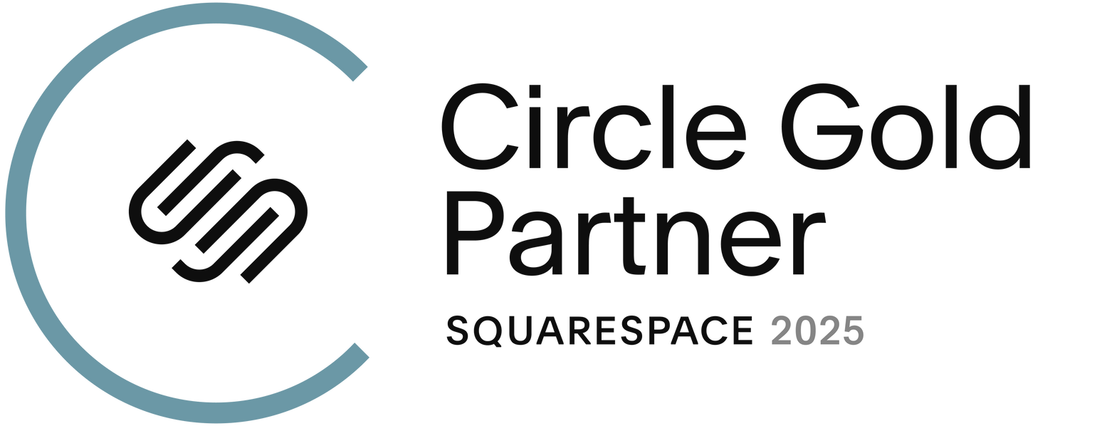 The squarespace circle member logo is black and white on a white background.