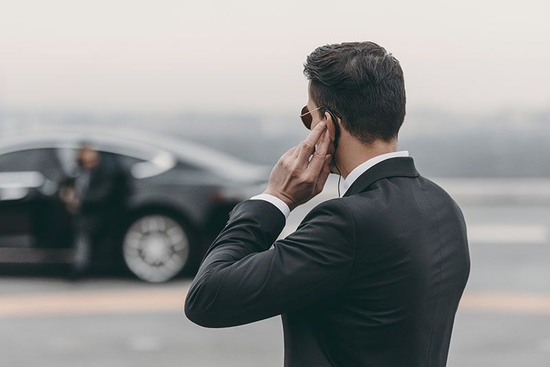 a convention center crowd