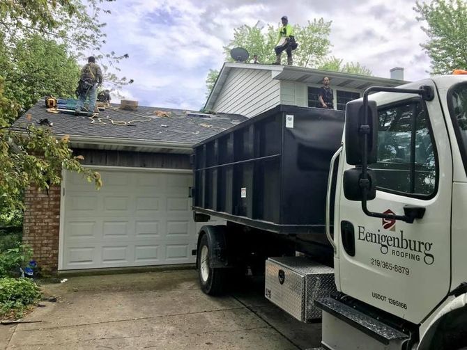 Roofer in Crown Point, IN