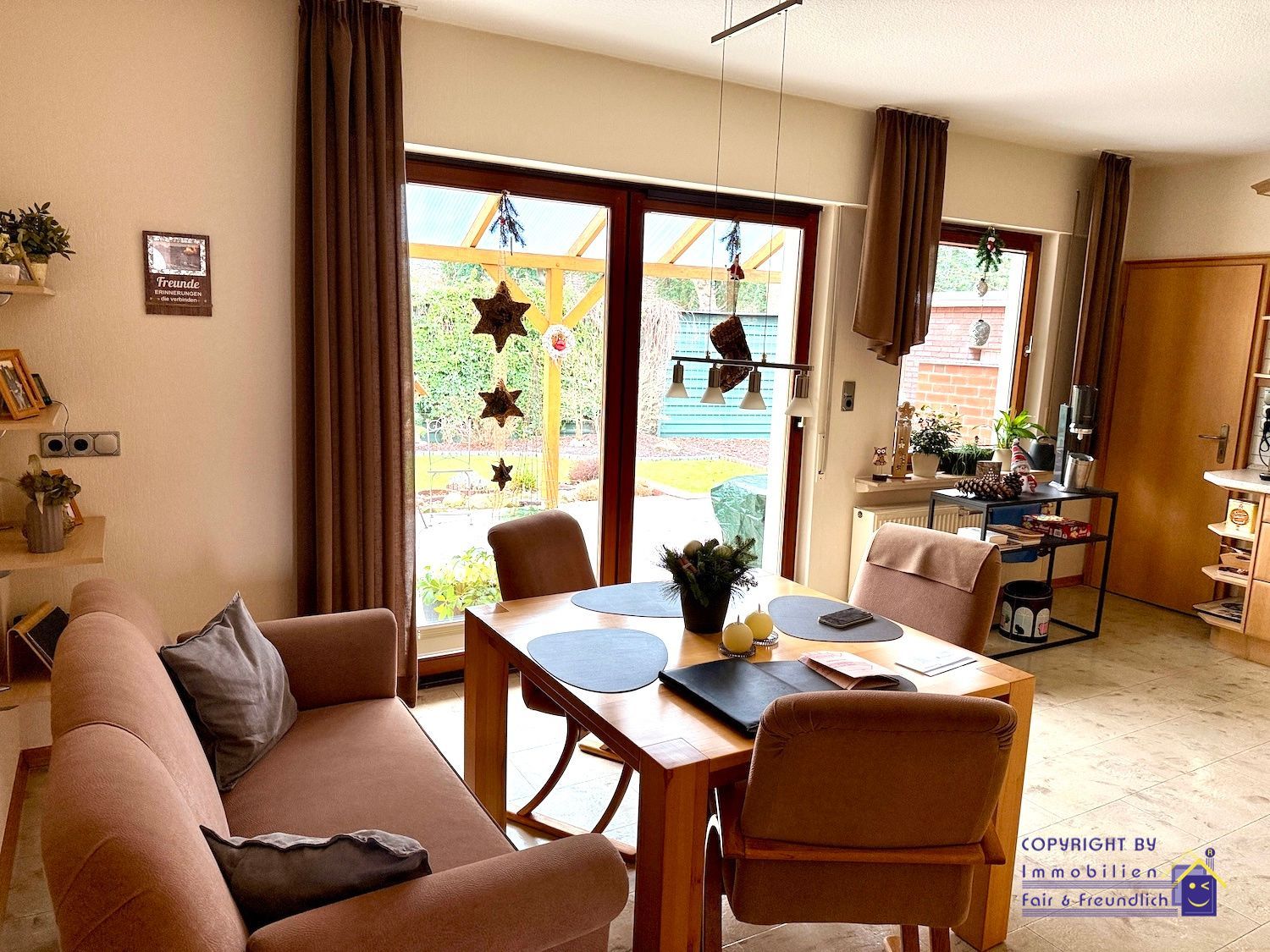 Bungalow mit Doppelgarage in Hesel