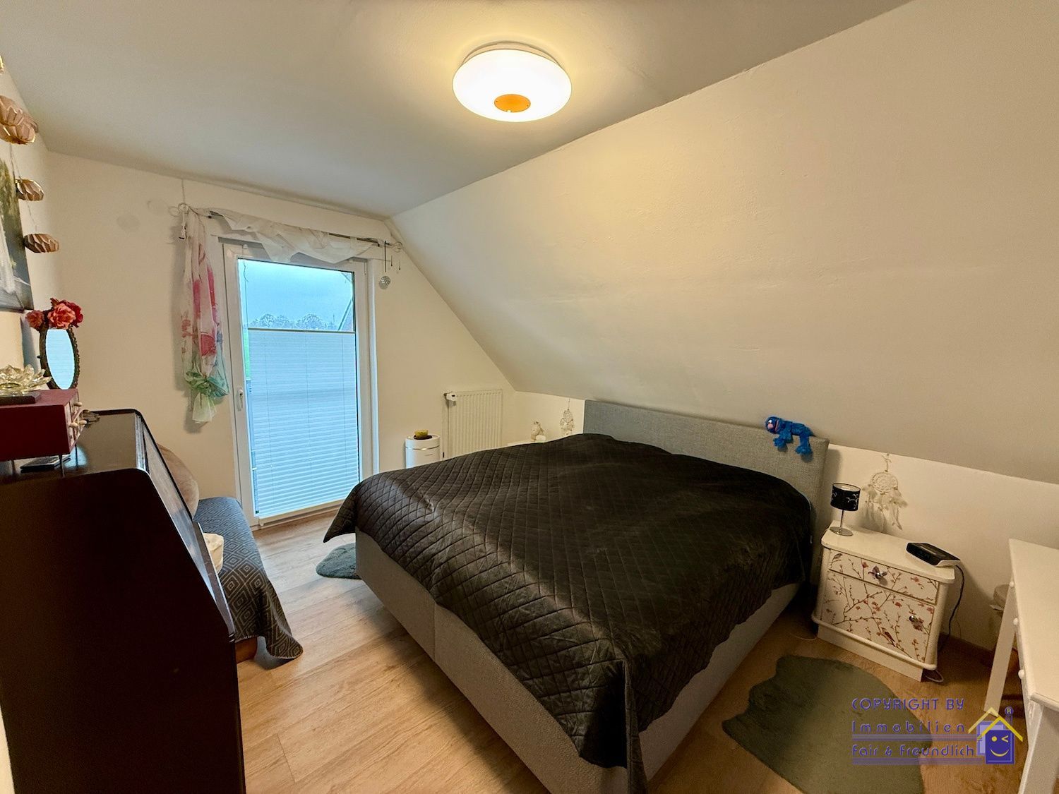 Modernisiertes Einfamilienhaus mit PV-Anlage, Wärmepumpe & modernem Komfort in Papenburg Obenende