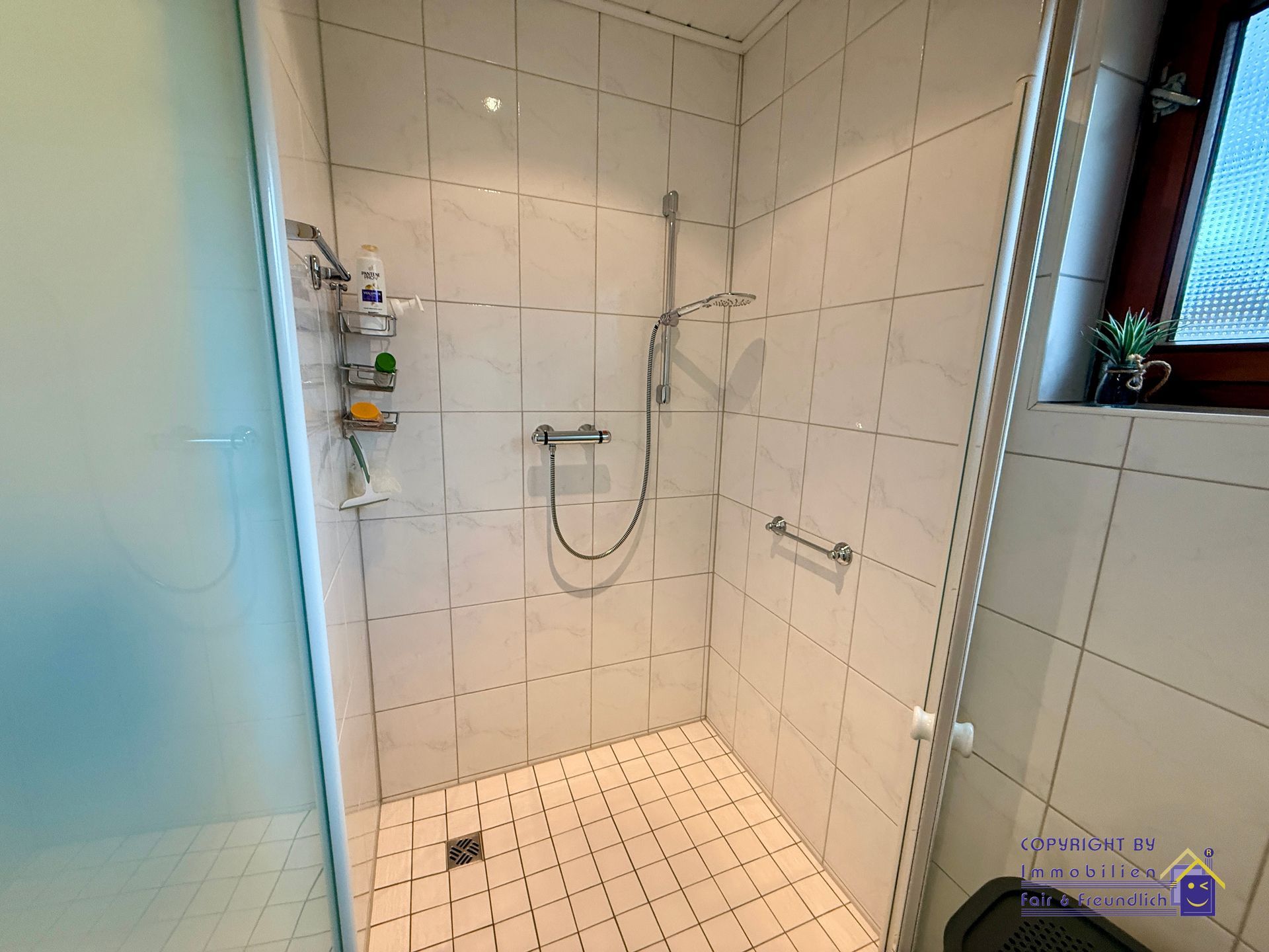 Bungalow mit Doppelgarage in Hesel