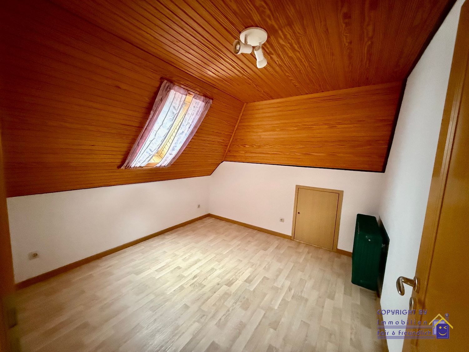 Bungalow mit Doppelgarage in Moormerland