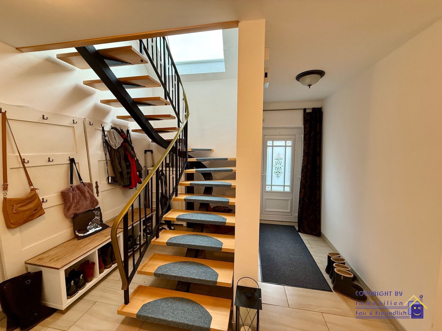 Modernisiertes Einfamilienhaus mit PV-Anlage, Wärmepumpe & modernem Komfort in Papenburg Obenende