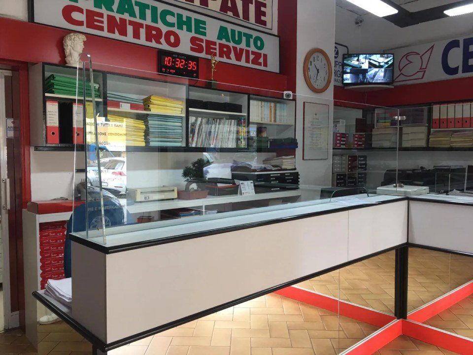 Parete divisoria in vetro per pratiche auto