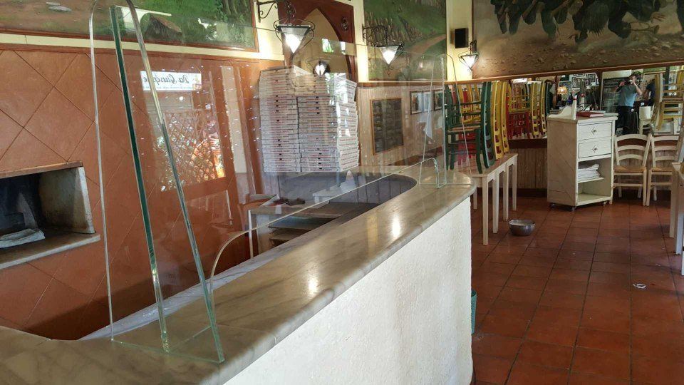 Parete divisoria in vetro