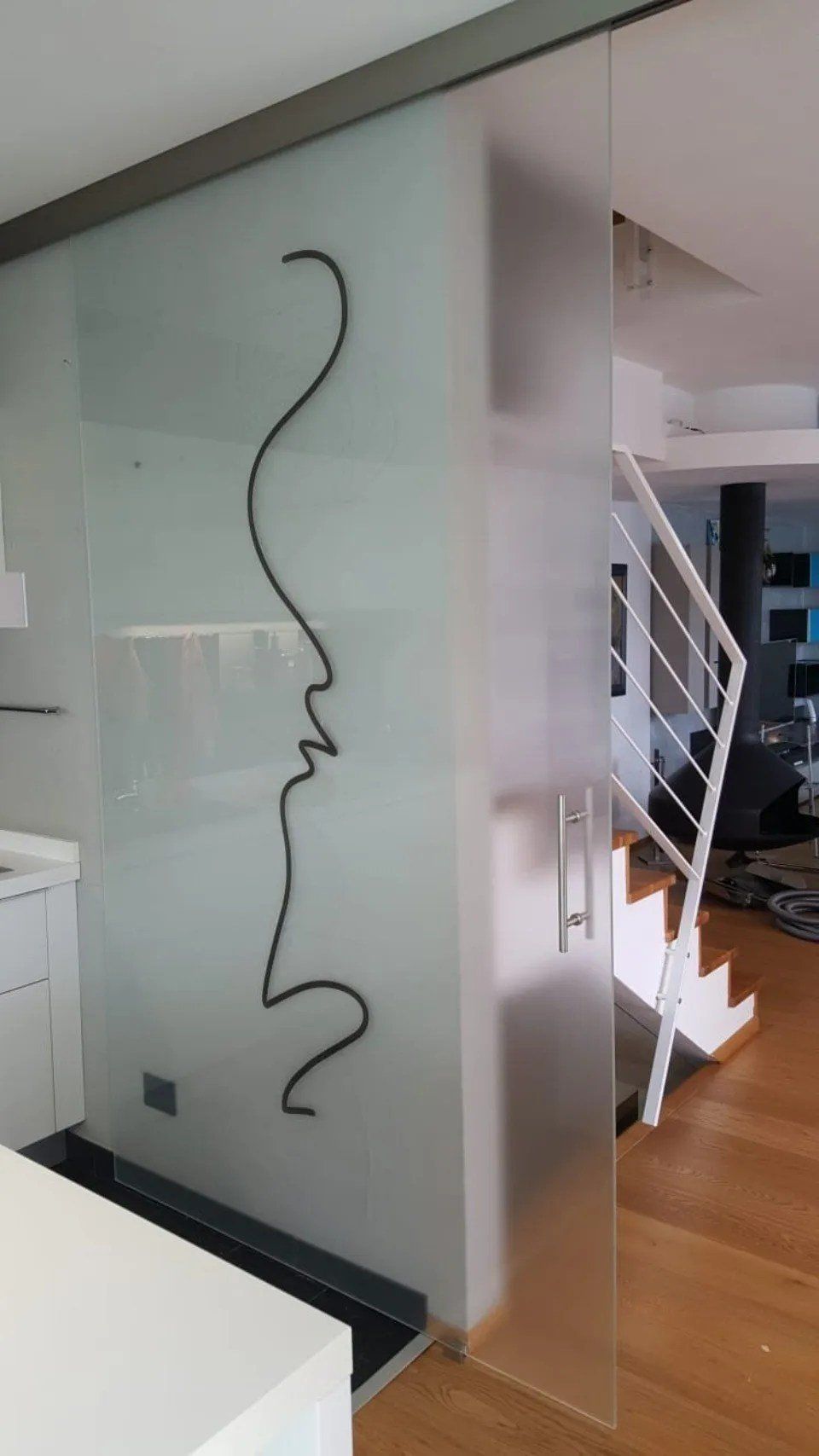 Porta in vetro decorata