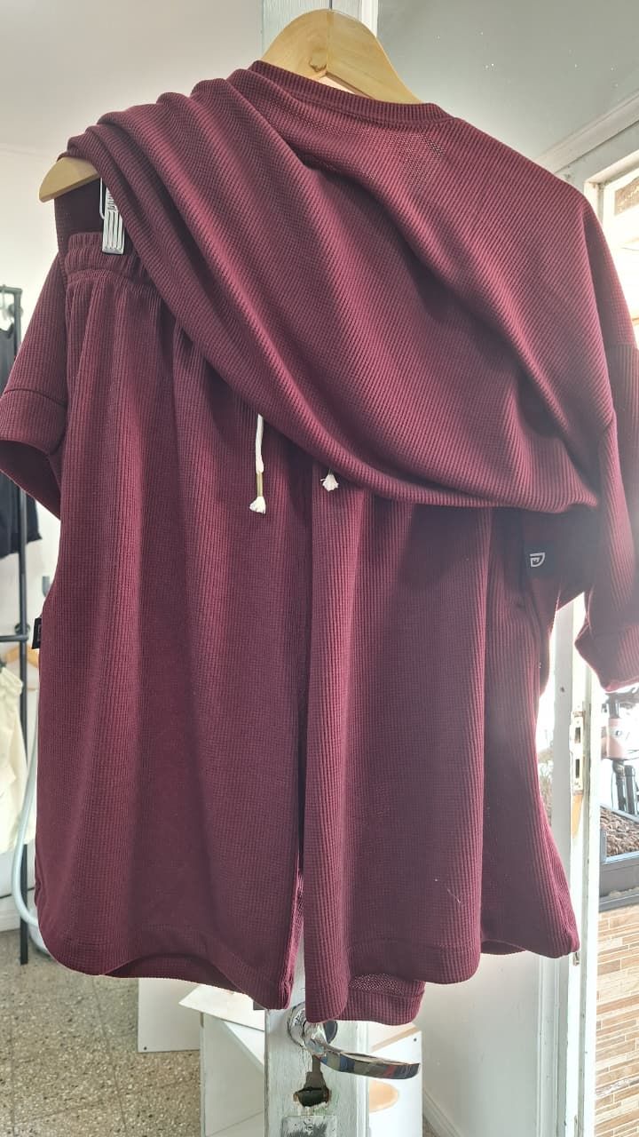 Conjunto dos piezas blusa y bermuda