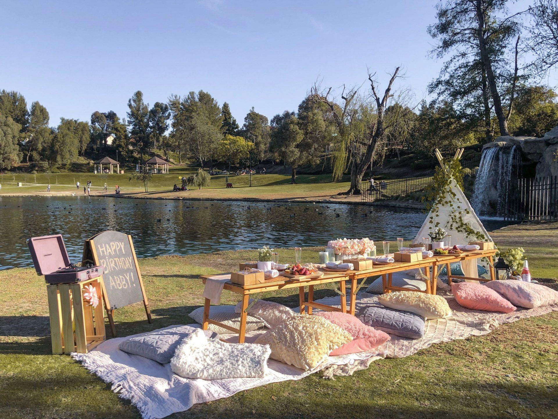 Lake Picnics, Luxury Picnic San Francisco, Bay Area, CA