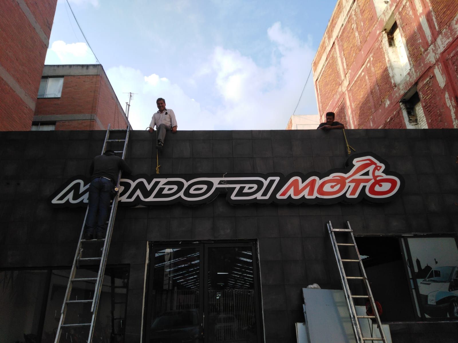ANUNCIOS LUMINOSOS RIVERA