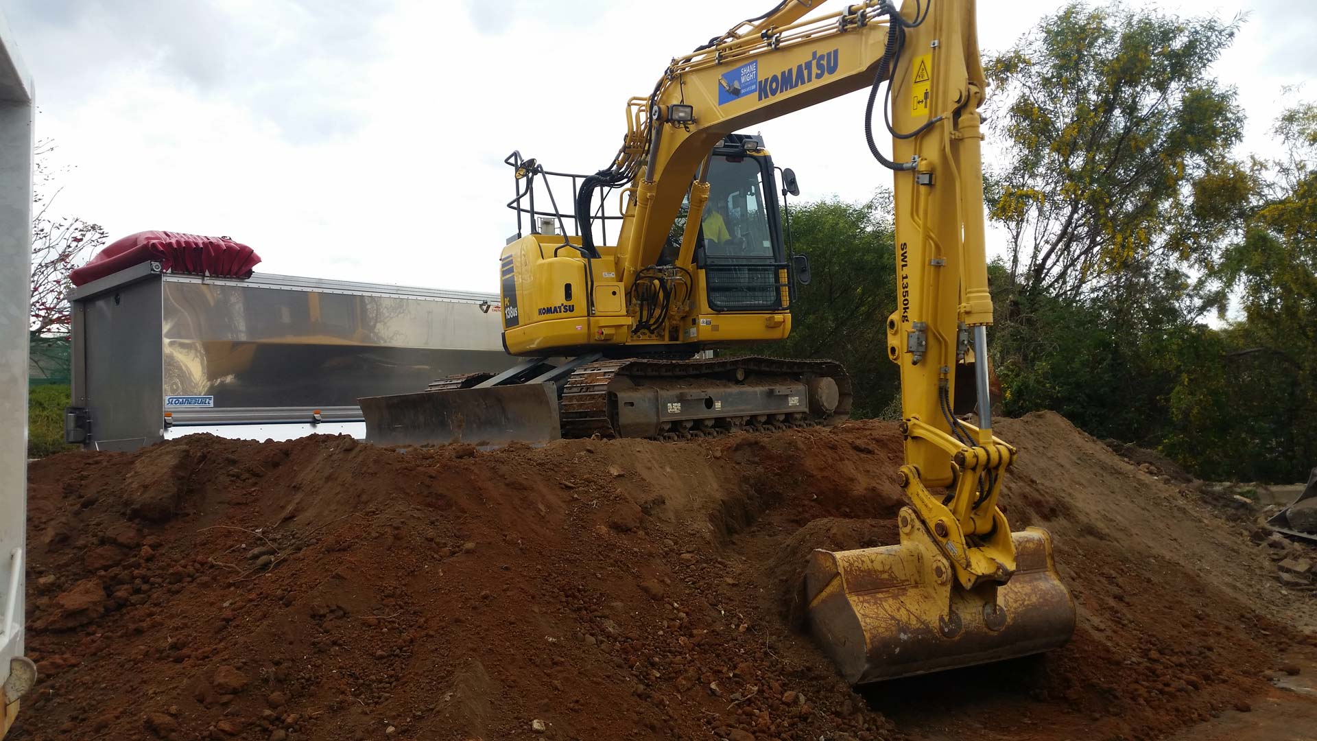 An Excavator Digging a Soil | Belrose, Nsw | Shane Wight Excavation