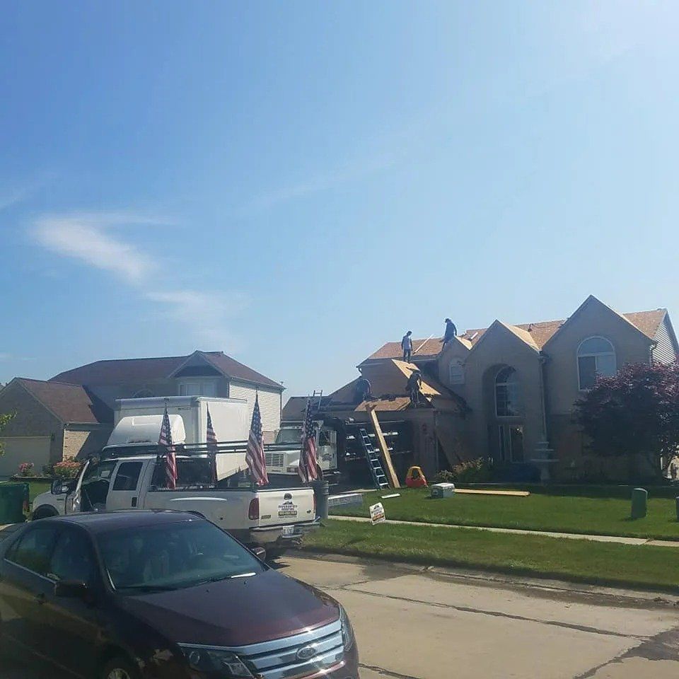 Roof Repair of Suburban House – Saline, MI – Diversified Roofing