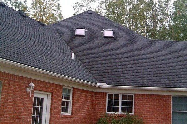 Dark Shingles Roof – Saline, MI – Diversified Roofing