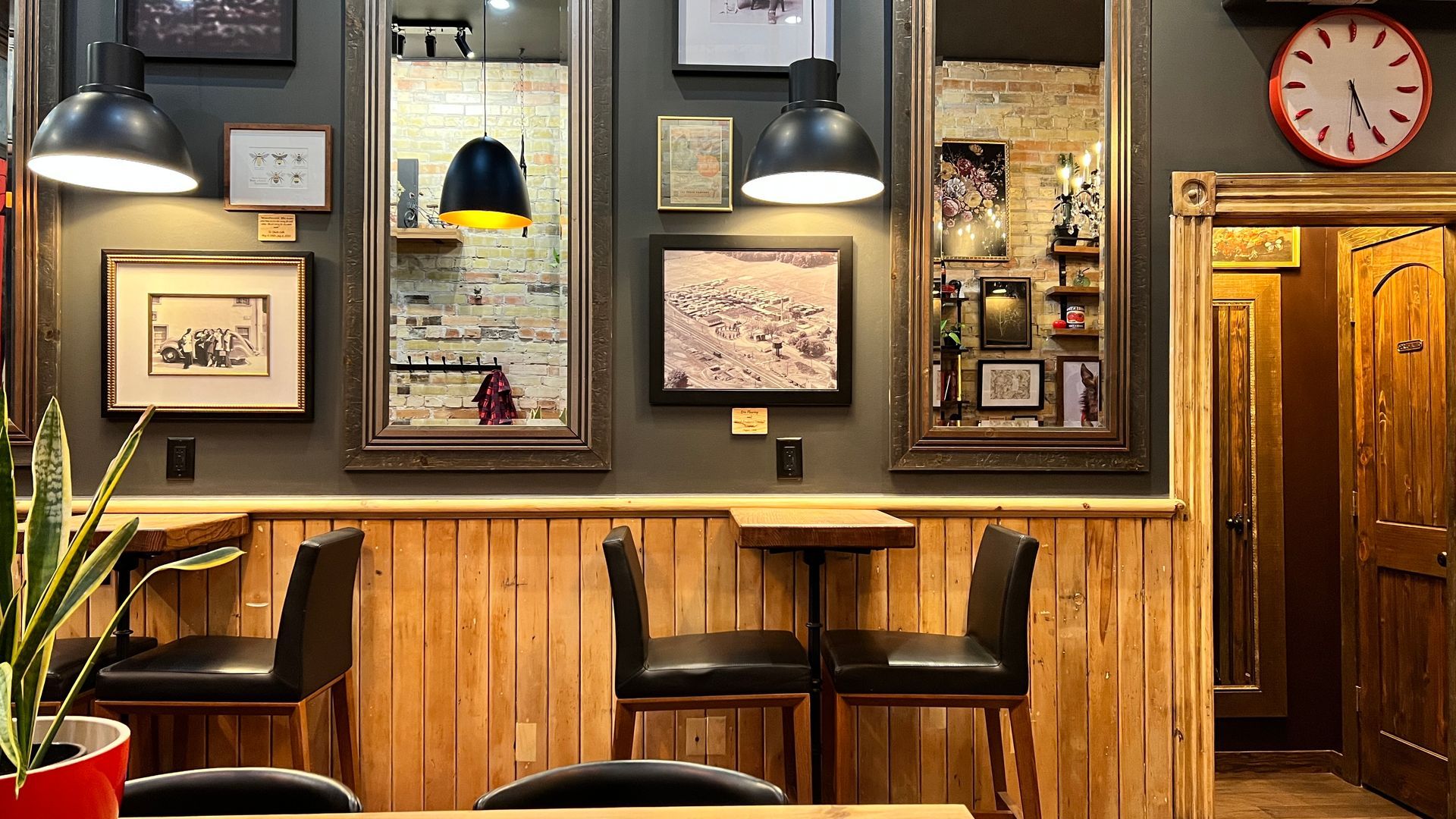 Picture of dining room